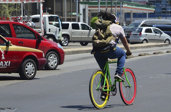 Bicicletas_reglamento_transito-3