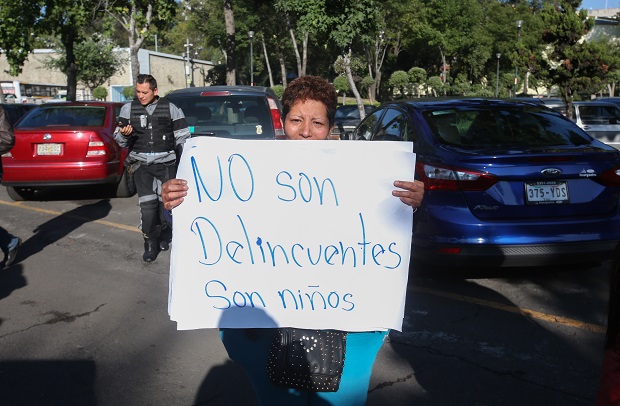 Padres_Nin771os_Detenidos-1
