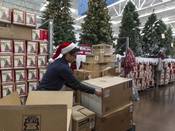 holiday_shopping_14311337