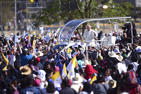 Arribo_Papa_Francisco-2