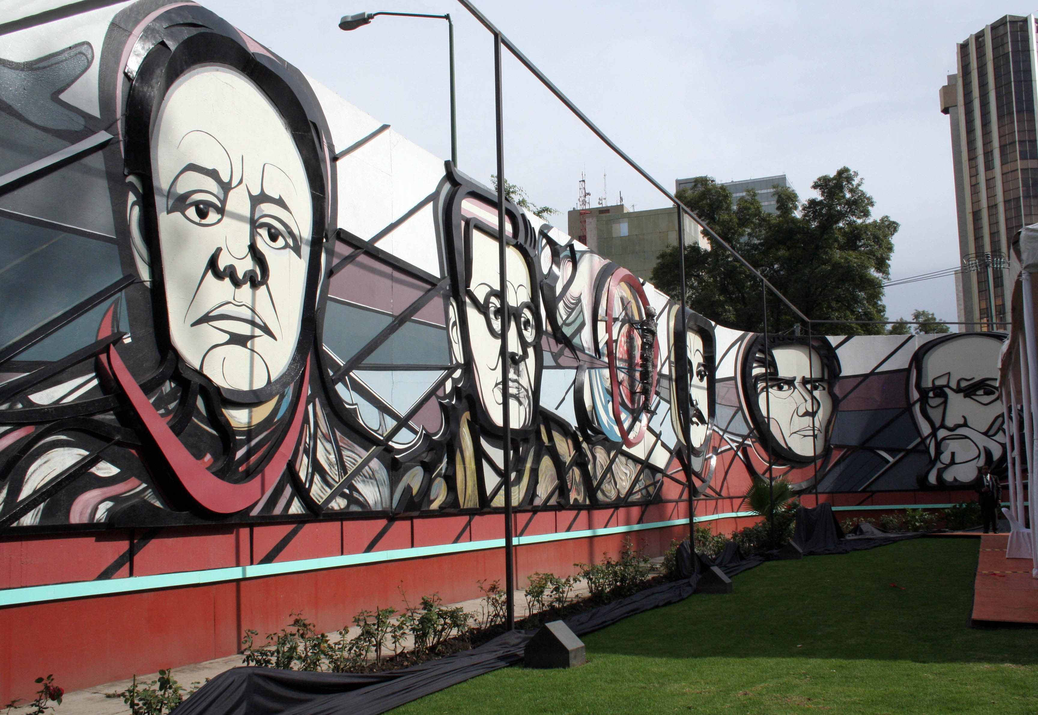 %22Homenaje al Cincuentenario del Momvimiento Muralista Mexicano%22, realizado por el artista mexicano David Alfaro Siqueiros.