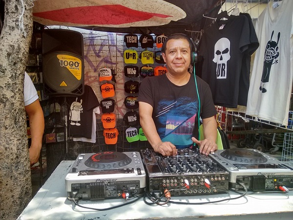 DJ