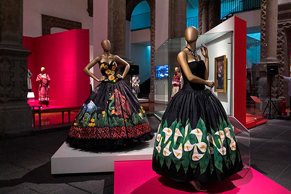 EL-ARTE-DE-LA-INDUMENTARIA-Y-LA-MODA-EN-MÉXICO-ok
