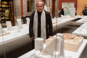CIUDAD DE MÉXICO, 04MARZO2016.- Teodoro González de León, presentó la exposición de maquetas de los proyectos arquitectónicos que ha desarrollado en la ciudad, esto en el marco del Festival Mextrópoli 20016. Con una selección de 55 maquetas, se reúne el trabajo destacado del arquitecto mexicano de renombre internacional. Entre sus proyectos destacan; el Auditorio nacional, el Museo Tamayo, El Museo Universitario de Arte Contemporáneo y el Conjunto Urbano Reforma 222. La muestra se inaugura el próximo 6 de marzo y estará hasta el 3 de julio en el segundo patio del Museo de la Ciudad de México. FOTO: MOISÉS PABLO /CUARTOSCURO.COM