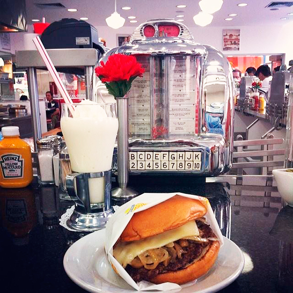 johnny-rockets-ok