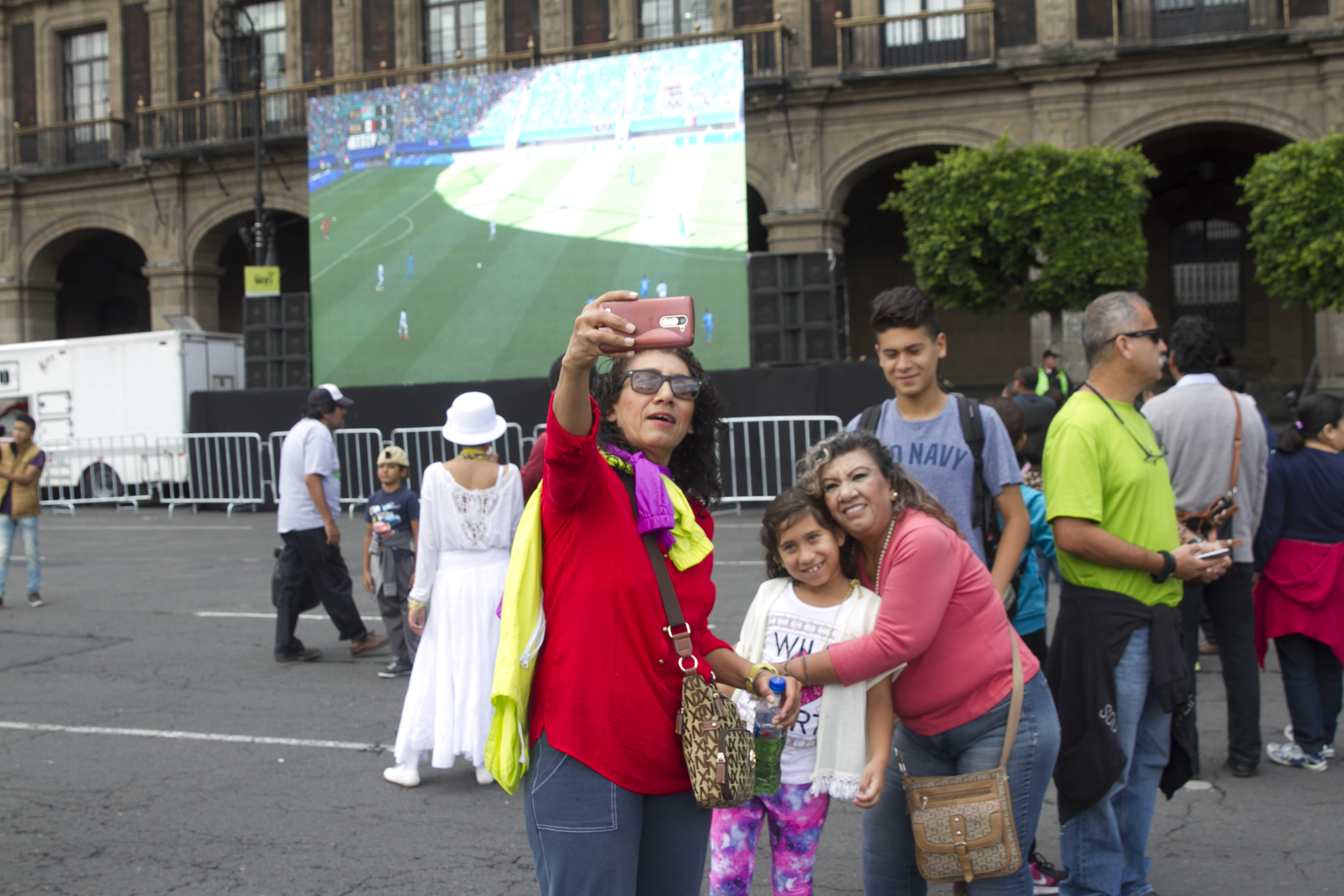 Pantallas_Zocalo_Olimpiadas-2