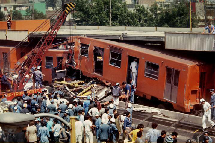 choque-metro,-1975,-Enrique-Metinides-