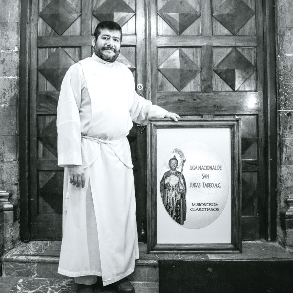 11112016 Alejandro Cerón , rector de la iglesia de San Hipólito donde veneran a San Judas. Foto: Lulú Urdapilleta