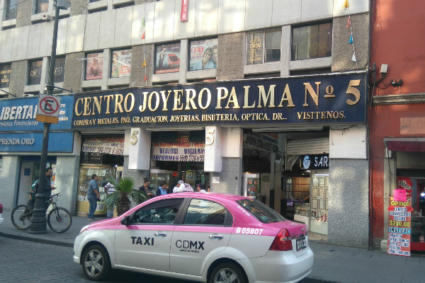 La Calle Donde Venden Joyas En El Centro De Ciudad México Aquí Destaca El Centro Joyero Palma N 5 Más Grande De La Calle Donde Podrás Comprar Todo Lo Necesario Para Cualquier Ocasión Especial Como Anillos
