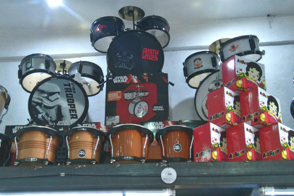Calle Del Centro Histórico Donde Venden Instrumentos Musicales