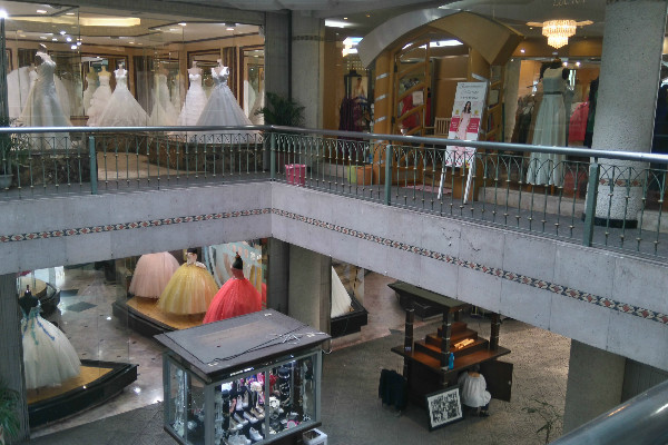 la calle del centro histórico donde venden vestidos