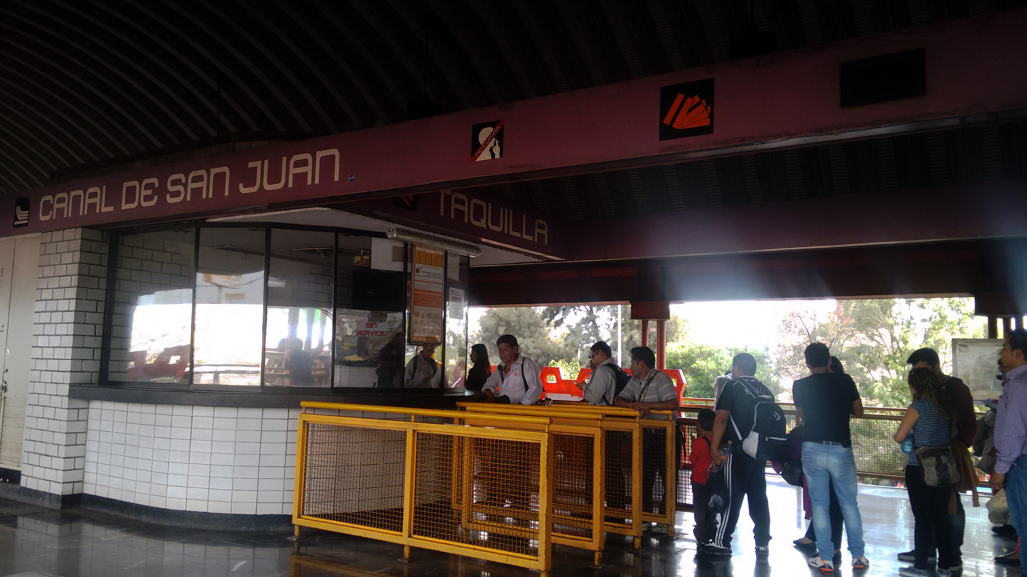 Canal de San Juan Estación del metro, comida e historia